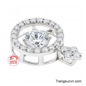 Thiết kế hình tròn gợi liên tưởng đến vòng tuần hoàn bất tận, biểu trưng cho hạnh phúc đủ đầy và những điều tốt đẹp được gìn giữ dài lâu.