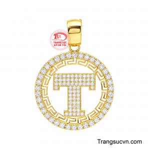 Mặt Dây Chuyền Tứ Hải Vượng Tài mang vẻ đẹp sang trọng, nổi bật với thiết kế hình tròn tượng trưng cho sự viên mãn và nguồn năng lượng hội tụ.