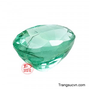 Khi được chế tác thành trang sức, viên đá không chỉ là điểm nhấn nổi bật mà còn góp phần thể hiện phong thái thanh lịch, tự tin và gu thẩm mỹ tinh tế của người sở hữu. 
