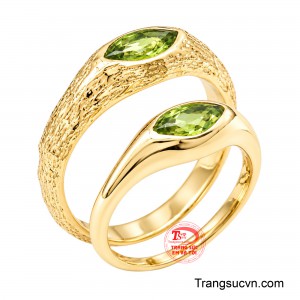 Một chiếc mang đường nét thanh mảnh, mềm mại với viên đá được ôm gọn trong thiết kế tối giản