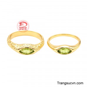 Hai thiết kế khác biệt nhưng khi đặt cạnh nhau lại tạo thành một tổng thể cân bằng, thể hiện nét riêng của mỗi người trong cùng một hành trình.