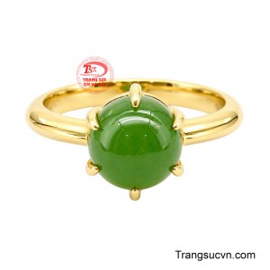 Ngọc Bích Minh Châu không chỉ là món trang sức tôn nhan sắc mà còn gợi lên hình ảnh của sự viên mãn, thanh cao và nét đẹp bền vững theo thời gian.