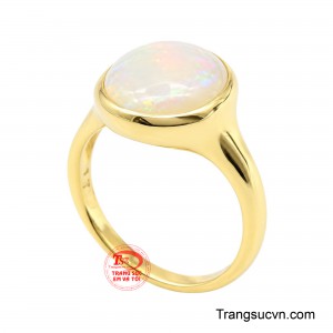 Đây là thiết kế phù hợp với phong cách thanh lịch, đặc biệt khi muốn tạo điểm nhấn nhẹ nhàng cho đôi tay. 