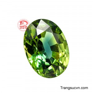 Sắc xanh tươi mát, cuốn hút của viên đá tượng trưng cho sự phát triển, sinh sôi nảy nở và sự cân bằng trong cuộc sống.