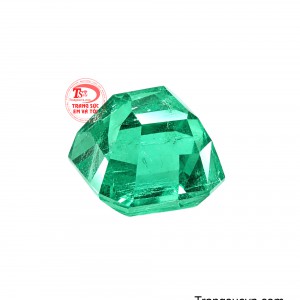 Viên emerald có giấy kiểm định là lựa chọn dành cho những khách hàng đề cao sự minh bạch và giá trị lâu dài của đá quý. 