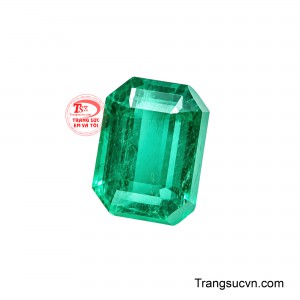 Emerald Colombia ấn tượng bởi màu xanh đặc sắc độc đáo ẩn bên trong. 