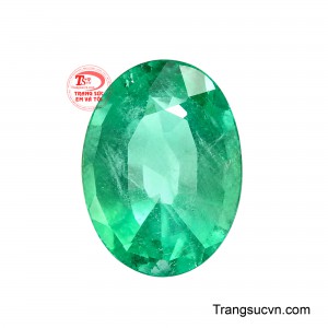 Emerald Colombia Lục Bảo Phú Quý sở hữu dáng oval thanh lịch, tôn lên sắc xanh lục tự nhiên đầy sức sống và chiều sâu của viên đá. 