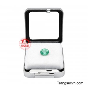 Viên emerald có giấy kiểm định là lựa chọn dành cho những khách hàng đề cao sự minh bạch và giá trị lâu dài của đá quý. 