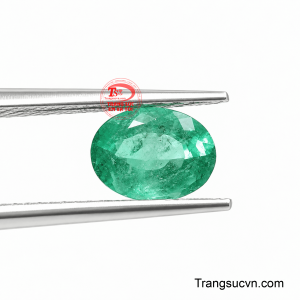 Viên emerald có giấy kiểm định là lựa chọn dành cho những khách hàng đề cao sự minh bạch và giá trị lâu dài của đá quý. 