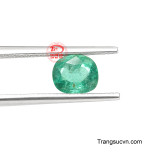 Viên emerald có giấy kiểm định là lựa chọn dành cho những khách hàng đề cao sự minh bạch và giá trị lâu dài của đá quý. 