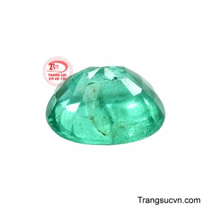 Lục Bảo Tài Lộc vì thế không chỉ là một viên Emerald mang vẻ đẹp nổi bật mà còn là món quà trang trọng, gửi gắm lời chúc về phú quý, thịnh vượng và hành trình ngày càng hanh thông.