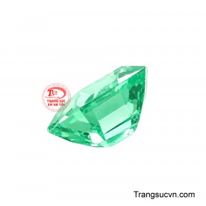 Viên emerald có giấy kiểm định là lựa chọn dành cho những khách hàng đề cao sự minh bạch và giá trị lâu dài của đá quý. 
