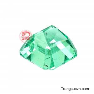 Viên đá gợi ý nghĩa về phúc khí, tài lộc và sự hưng thịnh, phù hợp với những thiết kế trang sức mang thông điệp may mắn và viên mãn. 