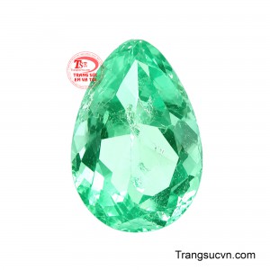 Emerald Colombia Ngọc Lục Thiên Kim nổi bật với dáng giọt nước mềm mại, cân đối, tạo cảm giác thanh lịch và sang trọng ngay từ ánh nhìn đầu tiên.