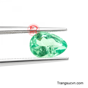 Viên emerald có giấy kiểm định là lựa chọn dành cho những khách hàng đề cao sự minh bạch và giá trị lâu dài của đá quý. 