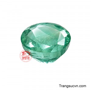 Dạng đá tấm mảnh, kích thước gọn giúp những viên đá nhỏ dễ dàng kết hợp thành cụm hoặc điểm xuyết trên các thiết kế trang sức, tạo nên hiệu ứng xanh lục tinh tế và nổi bật.