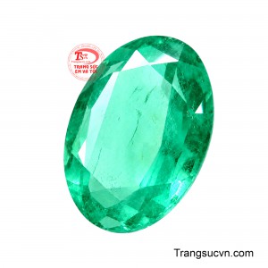 Những bao thể tự nhiên bên trong là dấu ấn riêng, góp phần tạo nên vẻ đẹp chân thực và độc bản cho viên đá.