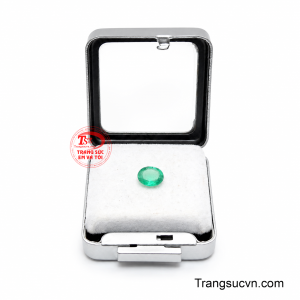 Viên emerald có giấy kiểm định là lựa chọn dành cho những khách hàng đề cao sự minh bạch và giá trị lâu dài của đá quý. 