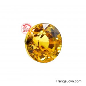 Các giác cắt tròn hoàn hảo làm nổi bật tối đa độ lấp lánh và khả năng tán sắc của sapphire, tạo ra một vũ điệu ánh sáng mê hoặc mỗi khi có tia sáng chiếu vào. 