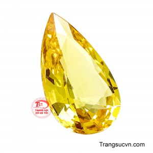 Màu vàng tượng trưng cho ánh sáng mặt trời và hoàng gia, làm cho viên đá trở nên vô cùng quý giá và thích hợp để chế tác thành món trang sức độc bản. 