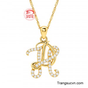 Từng chi tiết được chế tác tinh xảo, tôn lên vẻ đẹp kiêu sa và quyến rũ, giúp chiếc dây chuyền trở thành điểm nhấn nổi bật trên mọi phong cách. 