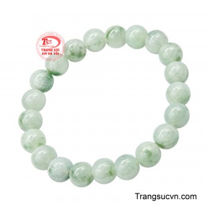 Trong giới chơi ngọc, dòng cẩm thạch này còn được gọi là chuỗi hoa bay, nổi bật bởi những đường vân phân bố ngẫu nhiên, tạo nên nét độc đáo riêng cho từng hạt đá. 