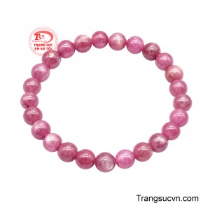 Thiết kế phù hợp với người yêu phong cách trang sức sang trọng nhưng không quá phô trương.