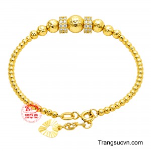 Lắc Tay Bi Vàng Kiều Diễm là lựa chọn dành cho người yêu phong cách nữ tính, sang trọng và có điểm nhấn.
