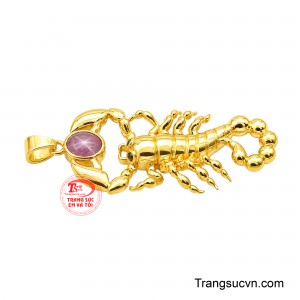 Hình tượng bọ cạp kết hợp cùng Sapphire sao mang ý nghĩa vượng khí, hộ mệnh và thu hút năng lượng tích cực.