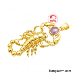 Sắc đá sâu cùng đường sao tự nhiên tạo nên vẻ huyền bí, sang trọng và đầy cuốn hút. 