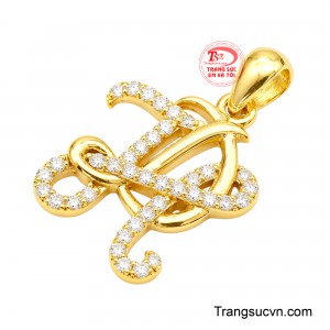 Tông vàng ấm áp tạo nên tổng thể quý phái, nữ tính mà vẫn trẻ trung, hiện đại. 