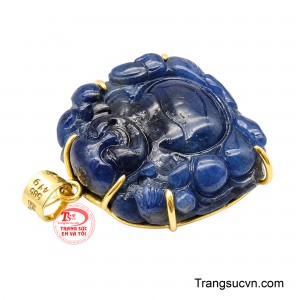 Nụ cười hoan hỷ cùng dáng ngồi an nhiên của tượng Phật tạo nên thần thái gần gũi, vui tươi và đầy sinh khí.