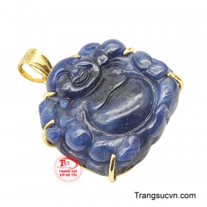 Sự kết hợp giữa sắc xanh trầm của Sapphire và ánh vàng ấm mang đến diện mạo mạnh mẽ, sang trọng và nam tính. 