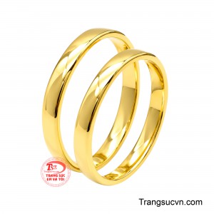 Sắc vàng ấm áp còn gửi gắm thông điệp về một cuộc sống hôn nhân sung túc, hạnh phúc và viên mãn.