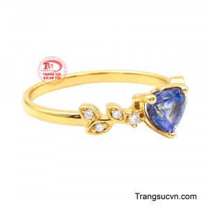 Thiết kế gợi lên hình ảnh tình yêu dịu dàng, sự gắn kết và vẻ đẹp được nâng niu.