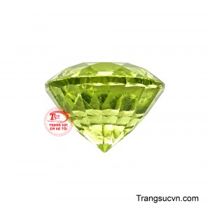 Sắc xanh hài hòa giúp viên đá dễ dàng kết hợp với nhiều thiết kế trang sức từ thanh lịch đến cao cấp. 