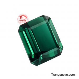 Với vẻ đẹp mạnh mẽ nhưng không kém phần thanh lịch, viên đá là lựa chọn nổi bật để chế tác nhẫn hoặc mặt dây chuyền độc bản, kết hợp cùng vàng trắng, vàng màu để tạo nên phong cách riêng. 