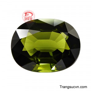 Nhờ độ trong vượt trội kết hợp các mặt cắt đạt tỉ lệ chuẩn xác, viên đá bắt sáng hoàn hảo, tỏa ra luồng hào quang rực rỡ dưới mọi góc độ. 
