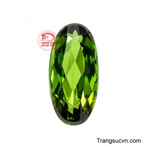 Viên Tourmaline Bicolor Lục Kim Bảo mang vẻ đẹp tinh tế với sắc lục trong suốt, gợi cảm giác tươi mát và tràn đầy sức sống. 