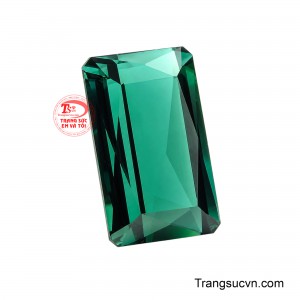 Viên Tourmaline Lục Bảo Chí Tôn lưu giữ dấu mốc cá nhân, trở thành món quà cho một thành tựu đáng nhớ hoặc một vật phẩm được truyền lại cùng câu chuyện của người sở hữu. 
