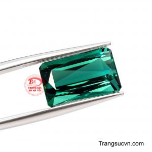 Viên emerald có giấy kiểm định là lựa chọn dành cho những khách hàng đề cao sự minh bạch và giá trị lâu dài của đá quý. 