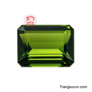 Với sắc xanh giàu chiều sâu và hình khối mạnh mẽ, viên đá phù hợp dành cho người yêu vẻ đẹp có chiều sâu hơn sự phô trương.