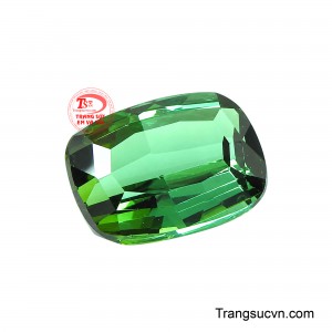 Độ trong suốt làm nổi bật chiều sâu màu sắc, thích hợp để chế tác nhẫn, mặt dây chuyền hoặc các món trang sức mang phong cách riêng. 