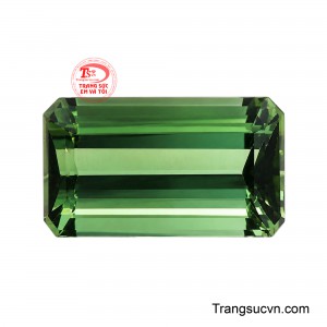 Khi ánh sáng đi qua, sắc xanh lần lượt hiện lên rồi lắng xuống, gợi hình ảnh mặt hồ ngọc giữa núi rừng, vừa thanh bình vừa huyền bí. 