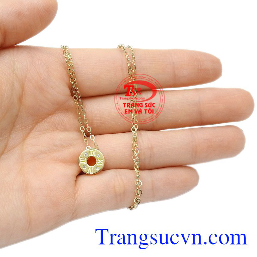 Bộ dây chuyền vàng thanh thoát, Dây chuyền nữ