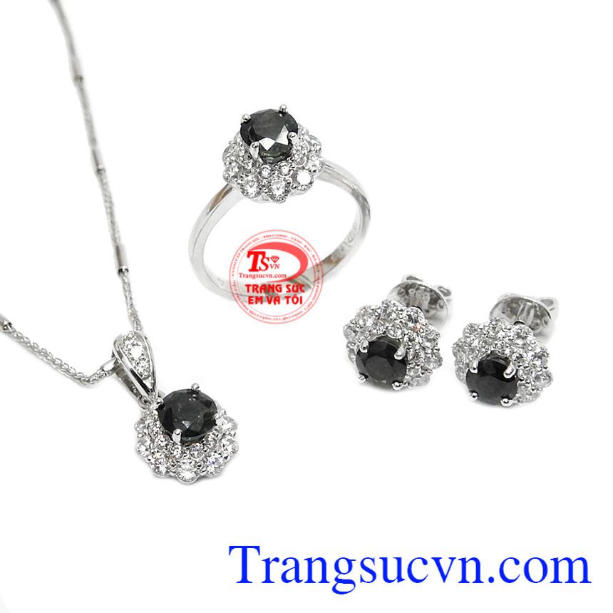 Bộ trang sức sapphire hưng vượng, Trang sức bộ