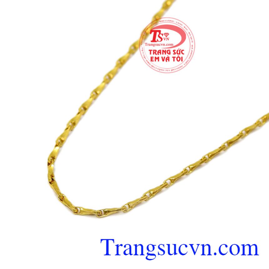 Dây chuyền nữ mắt vàng, Dây chuyền nữ