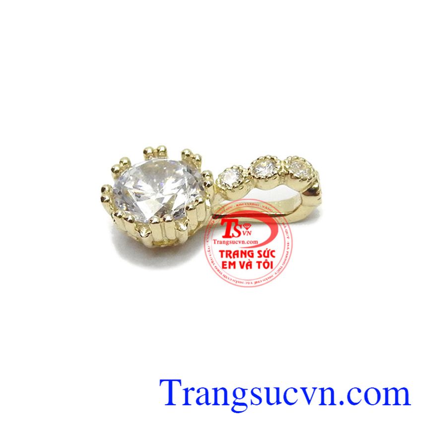 Mặt dây chuyền tình yêu, Mặt dây chuyền vàng