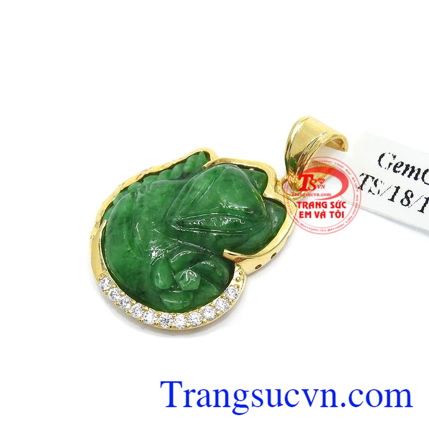 Mặt dây chuyền được làm từ ngọc cẩm thạch đẹp mắt Mặt dây chuyền được làm từ ngọc cẩm thạch đẹp mắt