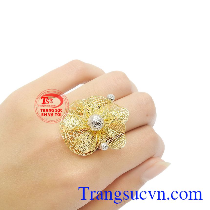  Nhẫn hoa kiêu sa, Nhẫn nữ vàng